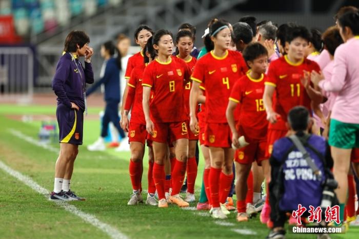 关于中国女足在亚洲杯半决赛中遭受来自泰国队的挑战的信息