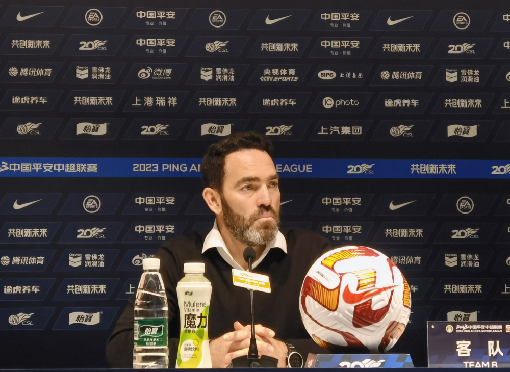 关于皇马团结拼搏，全面击溃对手锁定胜利！的信息