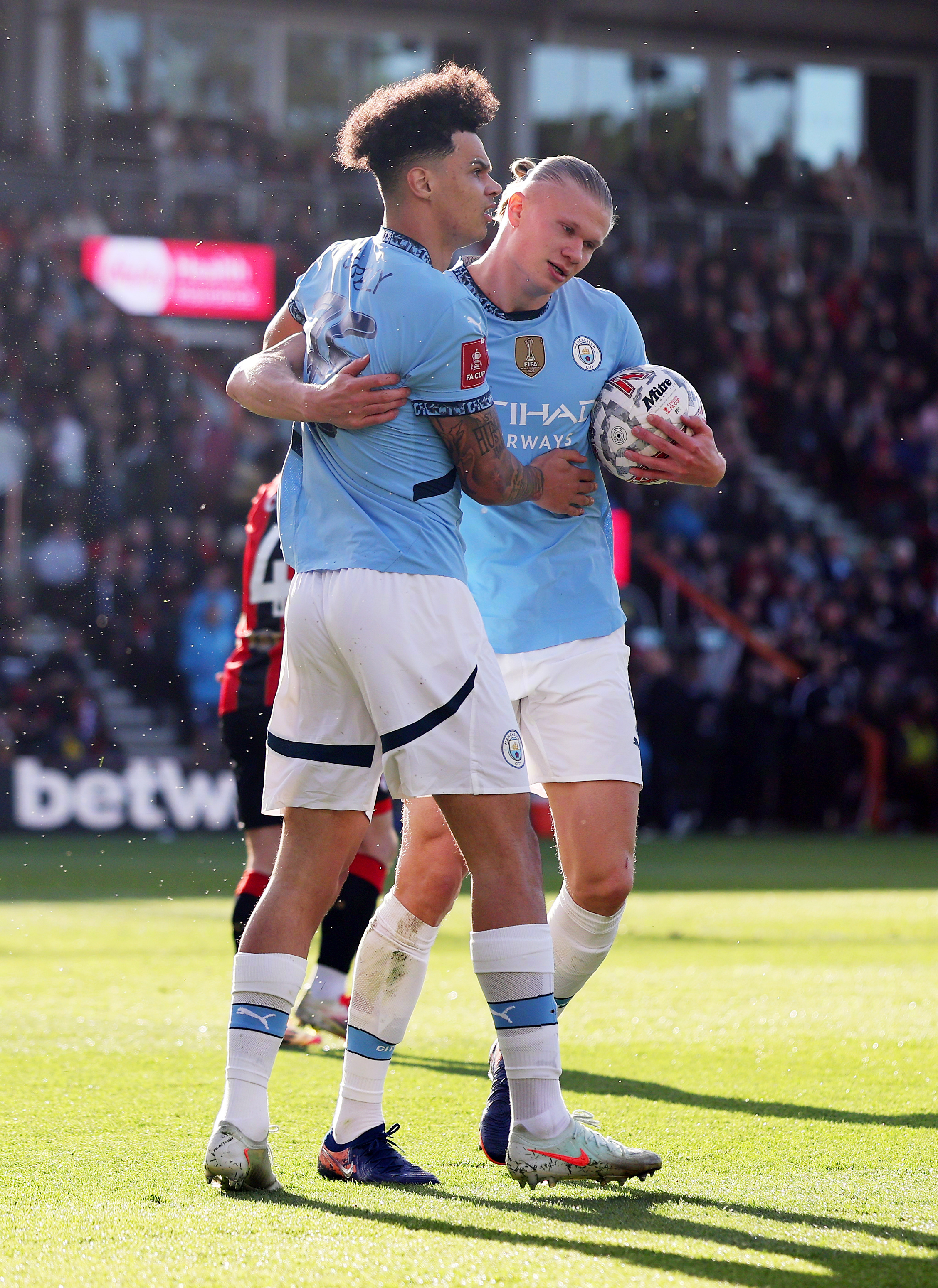 冠军联赛大战：曼城成功逆转对手