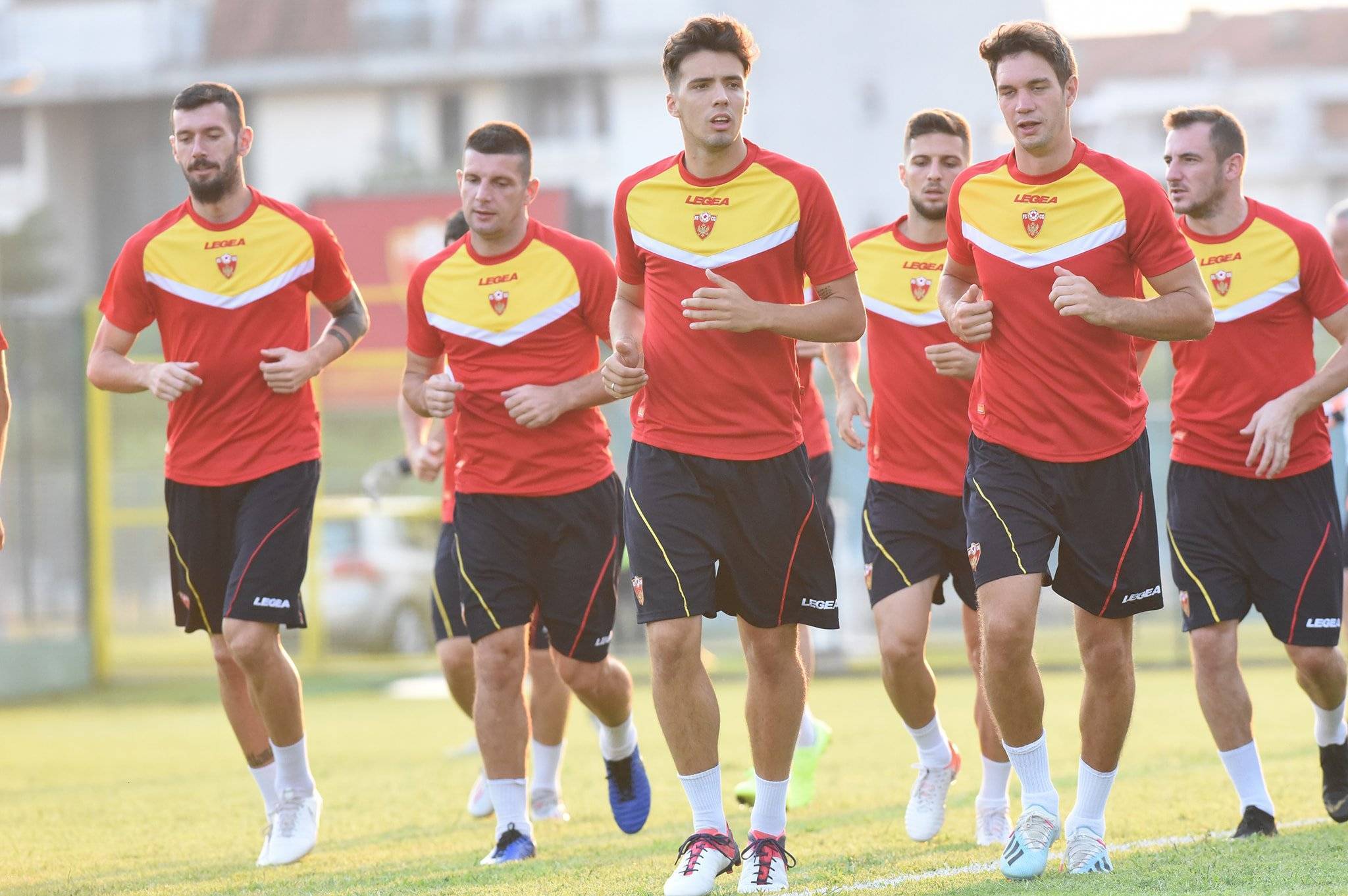 包含捷克国家队历经波折成功晋级，将角逐一个重要的国际足球赛事的词条