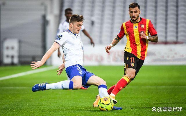 弗赖堡球员发挥出色，帮助球队取得胜利