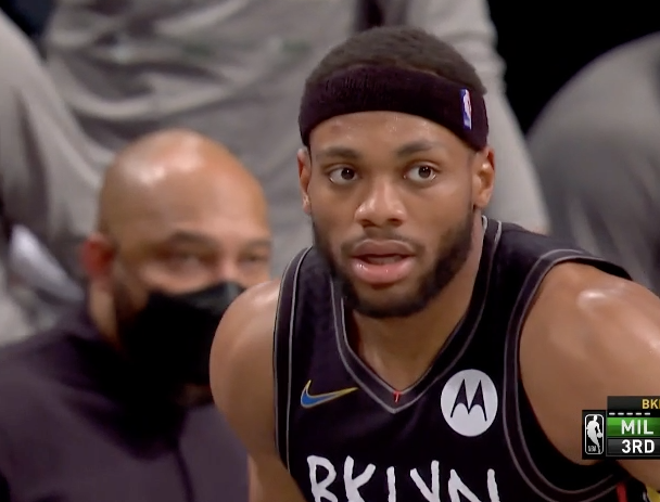 卡尔斯鲁厄再战赢球，全队发挥出色