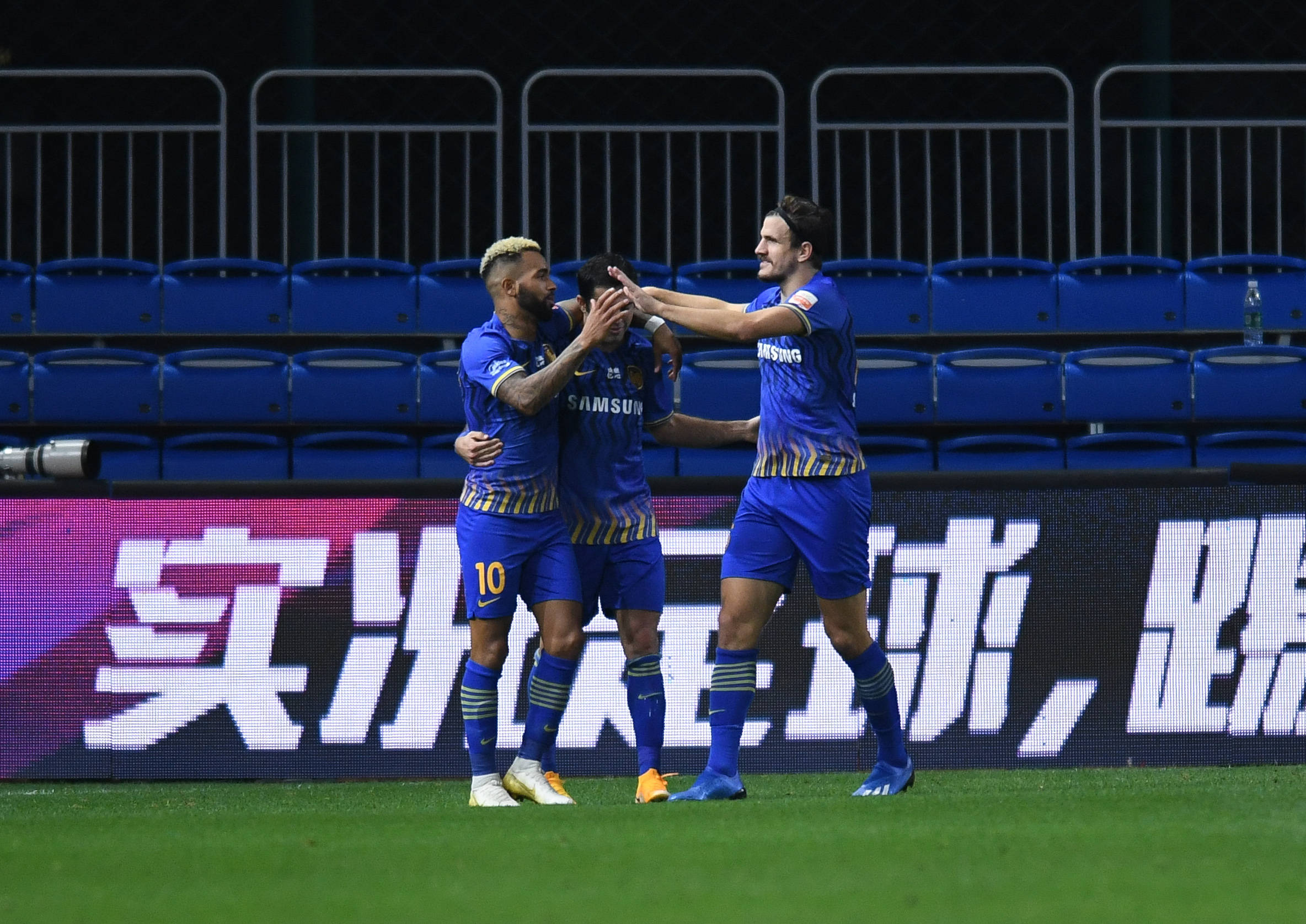 江苏苏宁将在广州客场与富力对抗