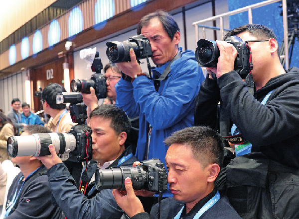 肆意世界：新闻界的精彩瞬间