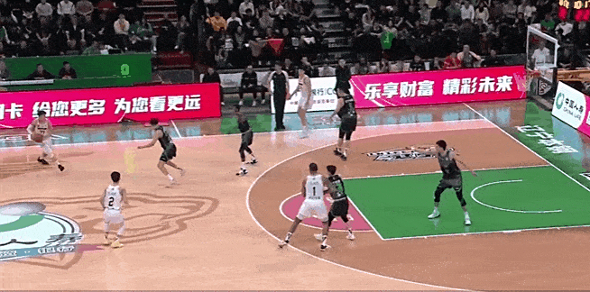 激烈角逐中不乏亮点，比赛看点十足