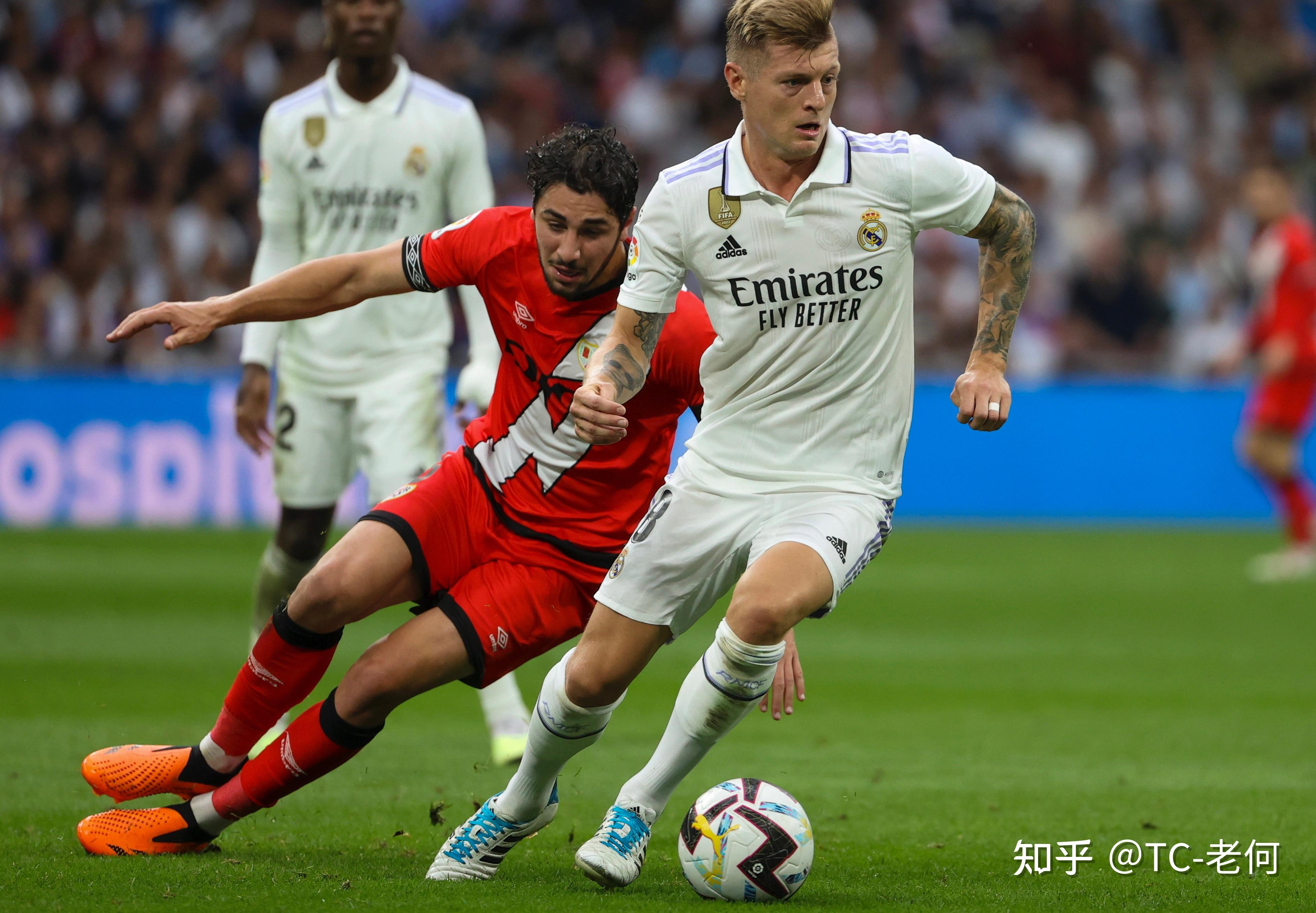 多特蒙德险胜切尔西，马丁内利刷新纪录的简单介绍