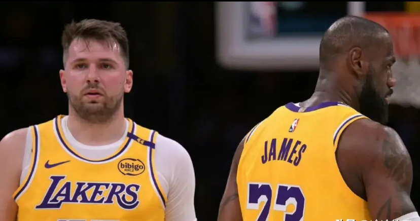 福建队翻盘马刺，詹姆斯带队取胜的简单介绍